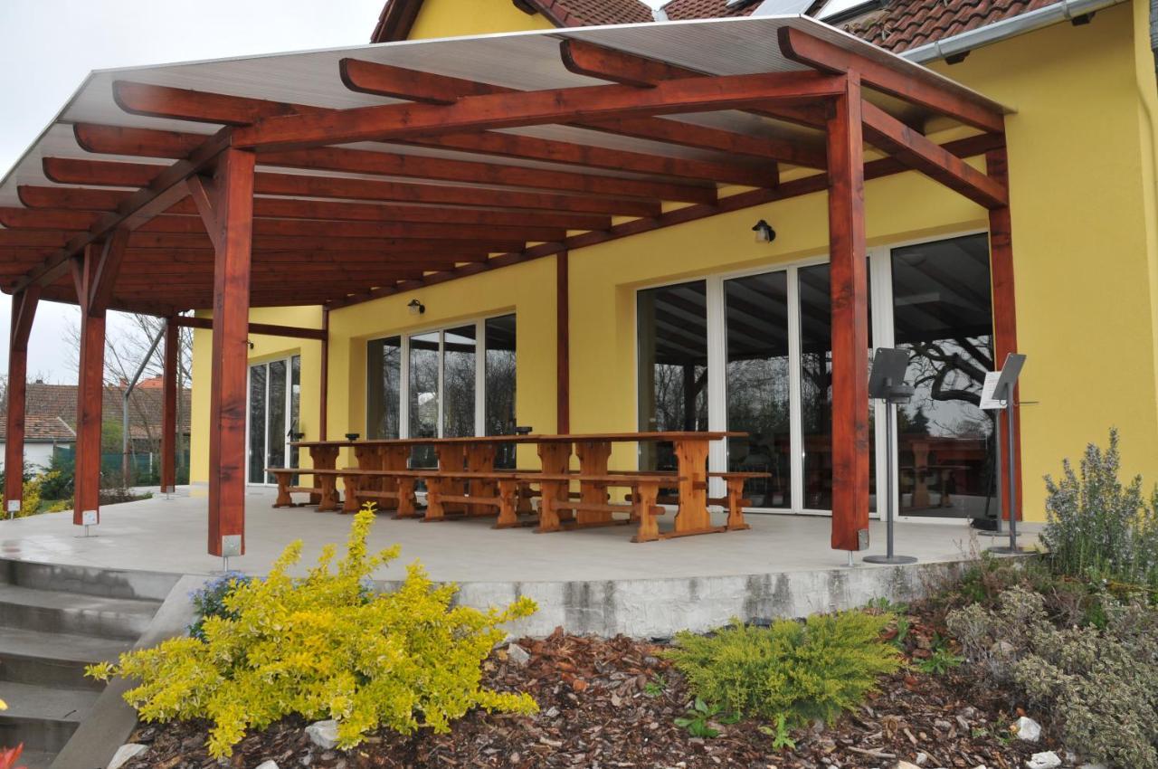 Casa Napsugar Panzio Bed & Breakfast Apostag Dış mekan fotoğraf