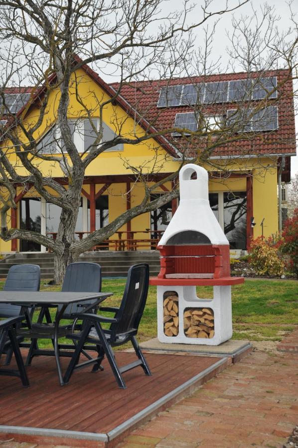 Casa Napsugar Panzio Bed & Breakfast Apostag Dış mekan fotoğraf