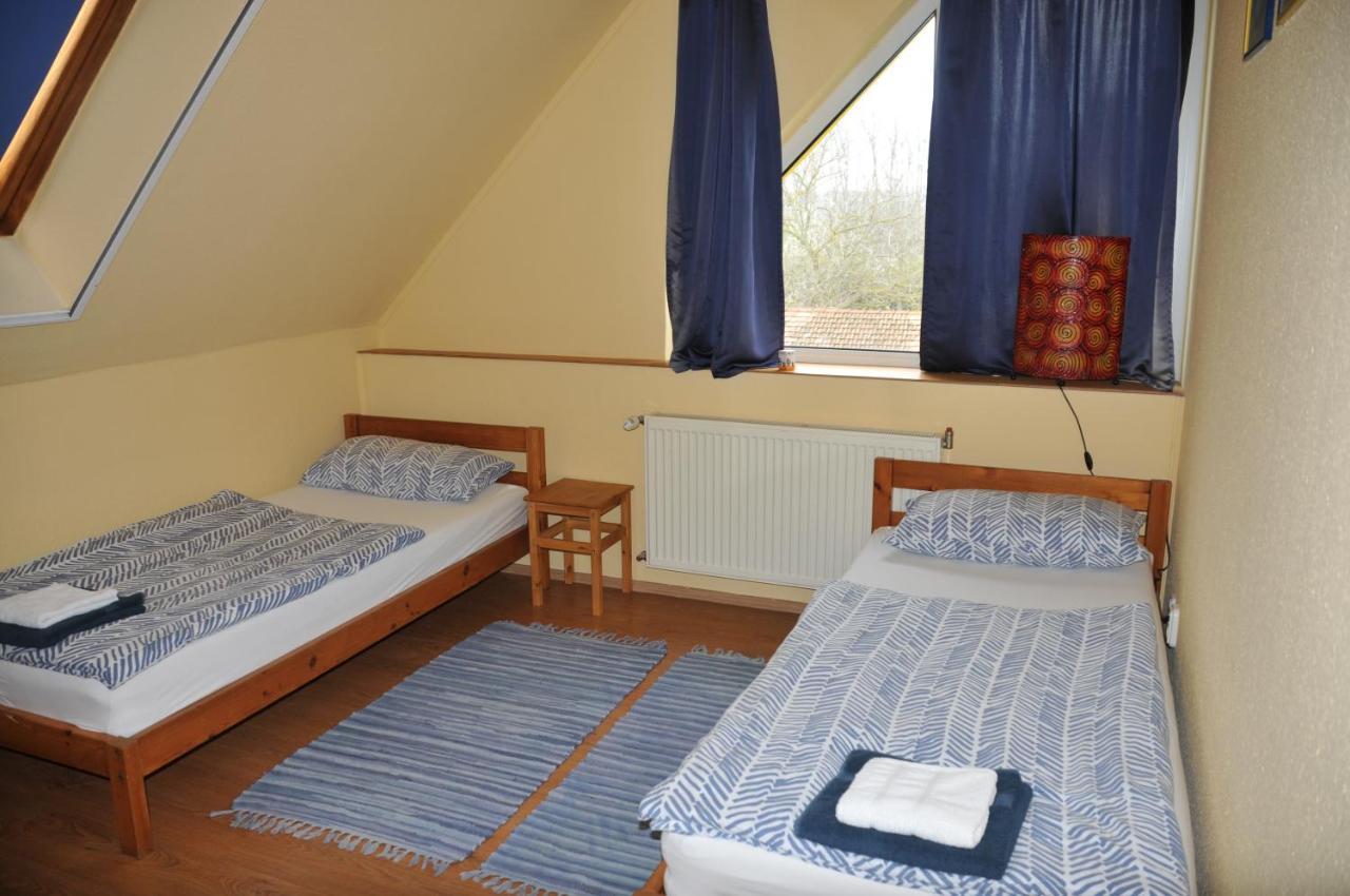 Casa Napsugar Panzio Bed & Breakfast Apostag Oda fotoğraf