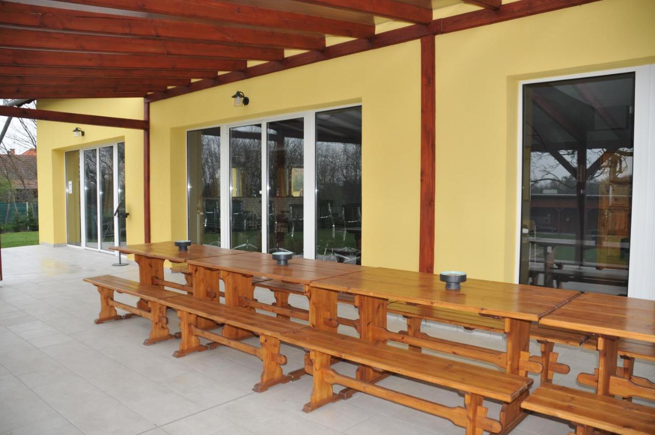 Casa Napsugar Panzio Bed & Breakfast Apostag Dış mekan fotoğraf